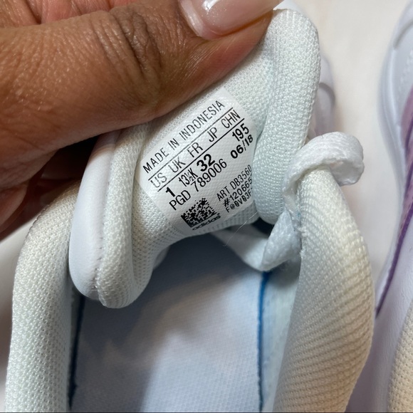 New Girl’s Adidas White/Pink Sneakers - Picture 4 of 5